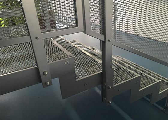 Acier inoxydable et grille augmentée en acier galvanisée en métal pour les bandes de roulement sûres de marche ou d'escalier