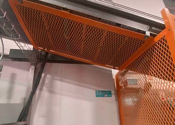 Garde augmentée de machine en métal – glissière de sécurité entre les travailleurs et les machines