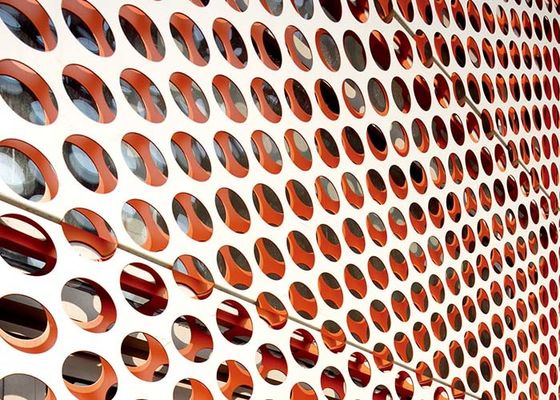 La feuille en aluminium perforée, poids léger perforé en aluminium de panneau en métal convient à la décoration architecturale