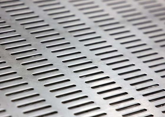 Tôle d'acier inoxydable perforée - Excellente capacité de poids et brillance pour la décoration architecturale et la ventilation