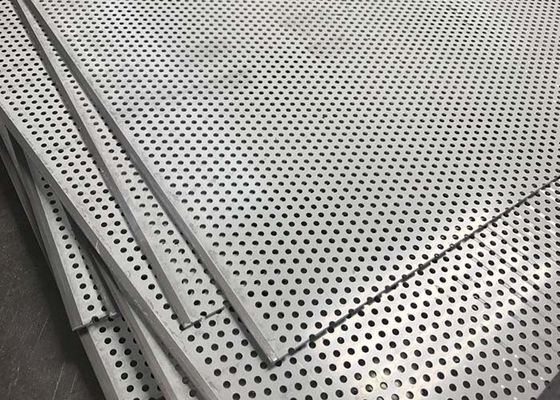 Tôle d'acier inoxydable perforée - Excellente capacité de poids et brillance pour la décoration architecturale et la ventilation