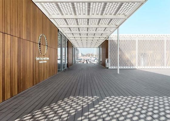 Panneaux perforés de parasol en métal esthétiquement et aéré pour le système de contrôle architectural de Sun