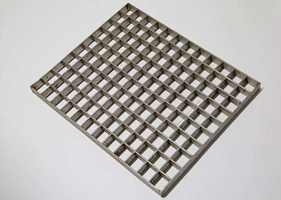 Grille en acier Presse-verrouillée – commune, intégrale, auvent, résistants pour la façade, la plate-forme, l'escalier ou l'étagère de construction