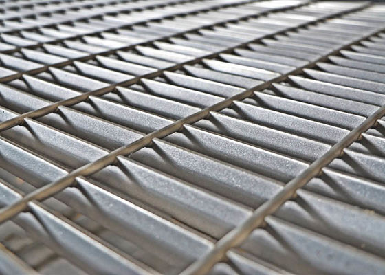 Je barre la grille en acier – légère mais de haute résistance pour des projets industriels