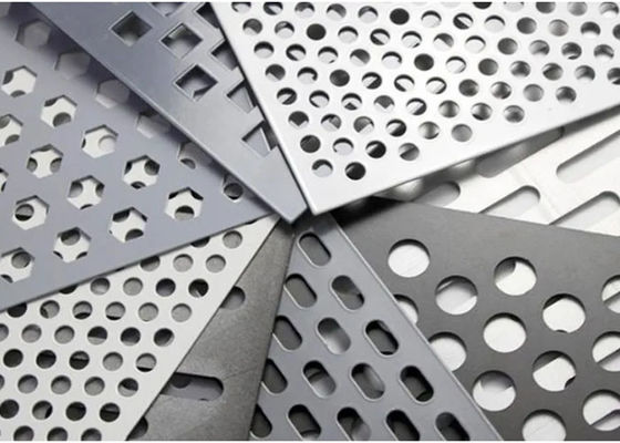 Panneaux de treillis métalliques perforés ronds, diamètres de trous variés pour les applications industrielles