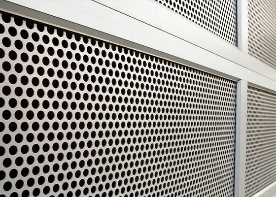 Écran de sécurité en aluminium perforé de 2 mm 40% Surface ouverte 750-1200 mm Largeur
