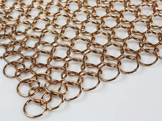 Rideau en métal – divers options de style, à la mode et fonctionnel pour des balcons et des rideaux, plafonds, diviseur de l'espace