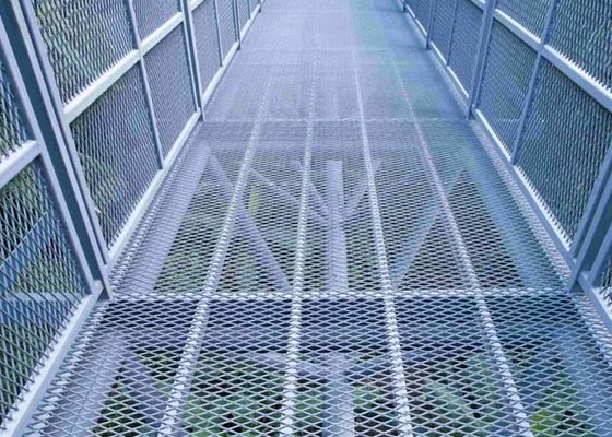 Dérapage rigide et anti de passage couvert augmenté en métal – et coffre-fort pour des projets de construction