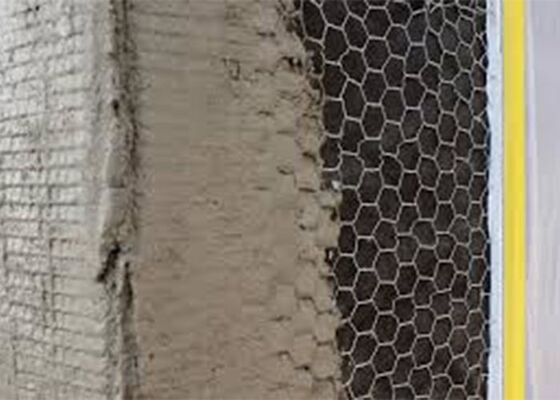 Maillage hexagonal utilisé comme maillage de stuc pour renforcer le toit et le mur